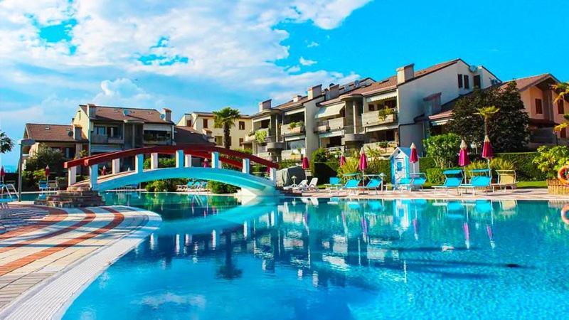 דסנזאנו דל גארדה Apartment With Garden And Grill - Green Residence Sirmione מראה חיצוני תמונה