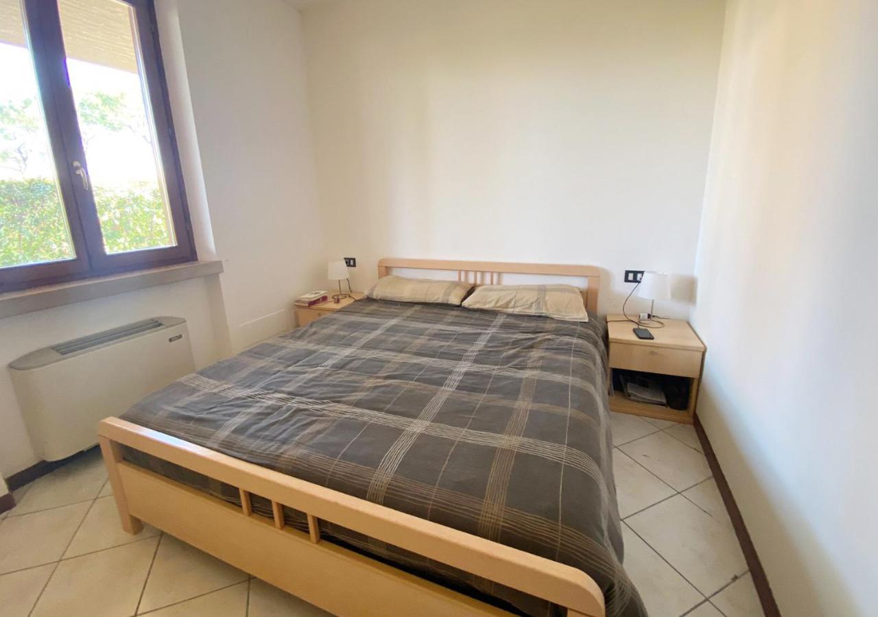 דסנזאנו דל גארדה Apartment With Garden And Grill - Green Residence Sirmione מראה חיצוני תמונה