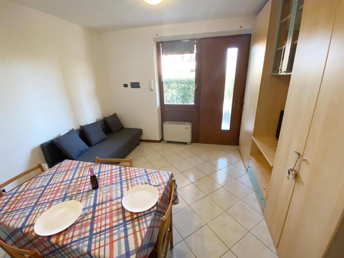 דסנזאנו דל גארדה Apartment With Garden And Grill - Green Residence Sirmione מראה חיצוני תמונה