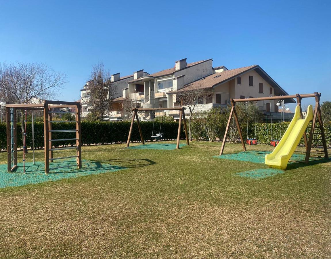 דסנזאנו דל גארדה Apartment With Garden And Grill - Green Residence Sirmione מראה חיצוני תמונה